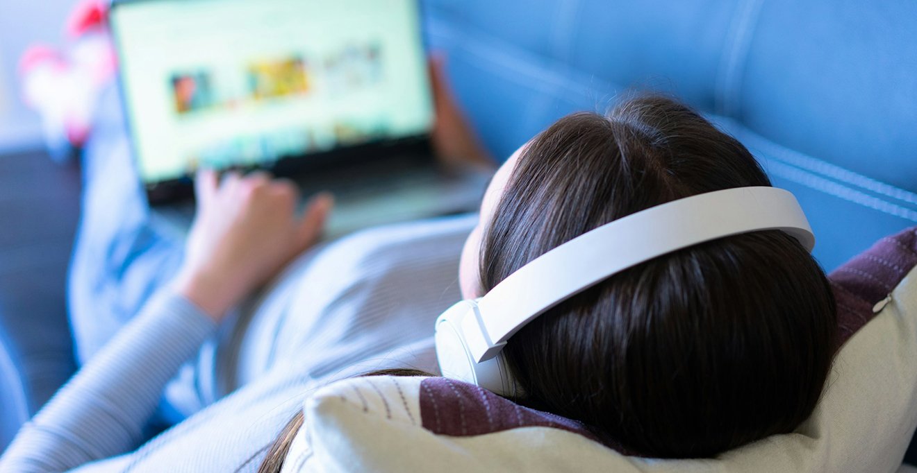 How to Work From Home: Tips and Companies Hiring Remotely